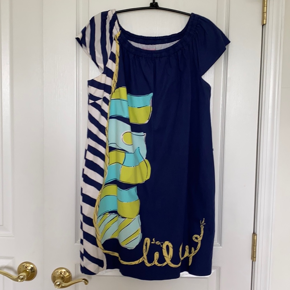 Lilly Pulitzer medium comfy pullover dress, side pockets and elasticized neck